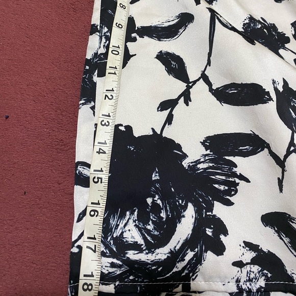 Black and Ivory Floral Satin Ann Taylor Skirt - Picture 5 of 6